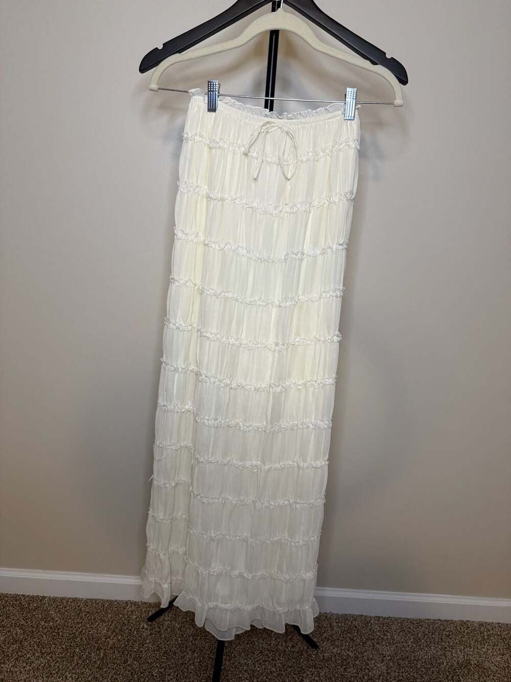 Thirty Thirty L/A Cream Ruffled Chiffon Crop Top and Maxi Skirt Two-Piece Set - Picture 3 of 8